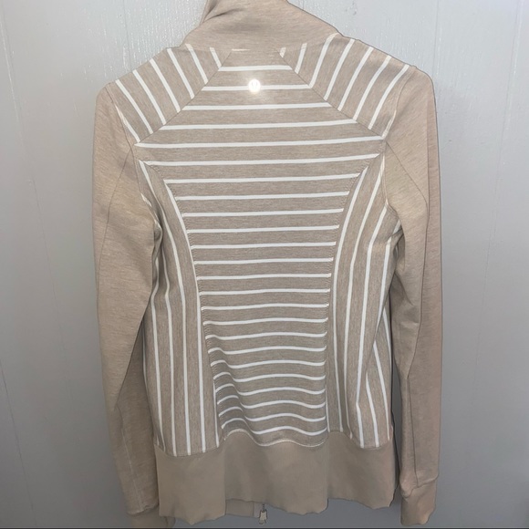 Lululemon jacket - Picture 4 of 10